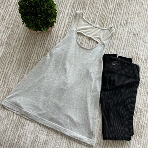 🐘 ALO yoga athletic drape tunic size S